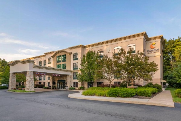 Comfort Inn & Suites image 13