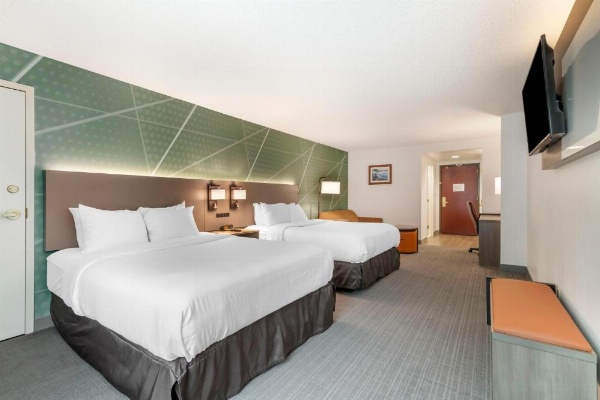 Comfort Inn & Suites image 16