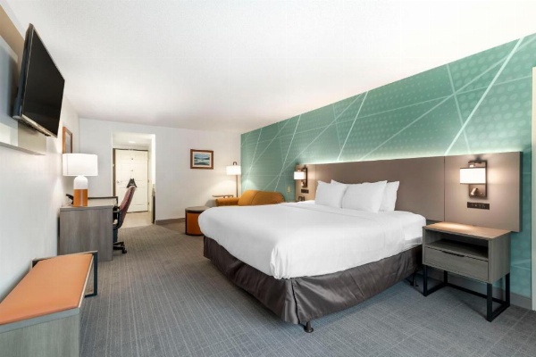 Comfort Inn & Suites image 30